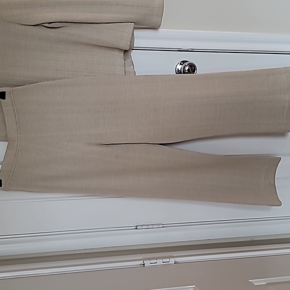 St. John Collection By Marie Gray Beige Knit Jacket and Pant Set SZ 2 - Picture 11 of 12